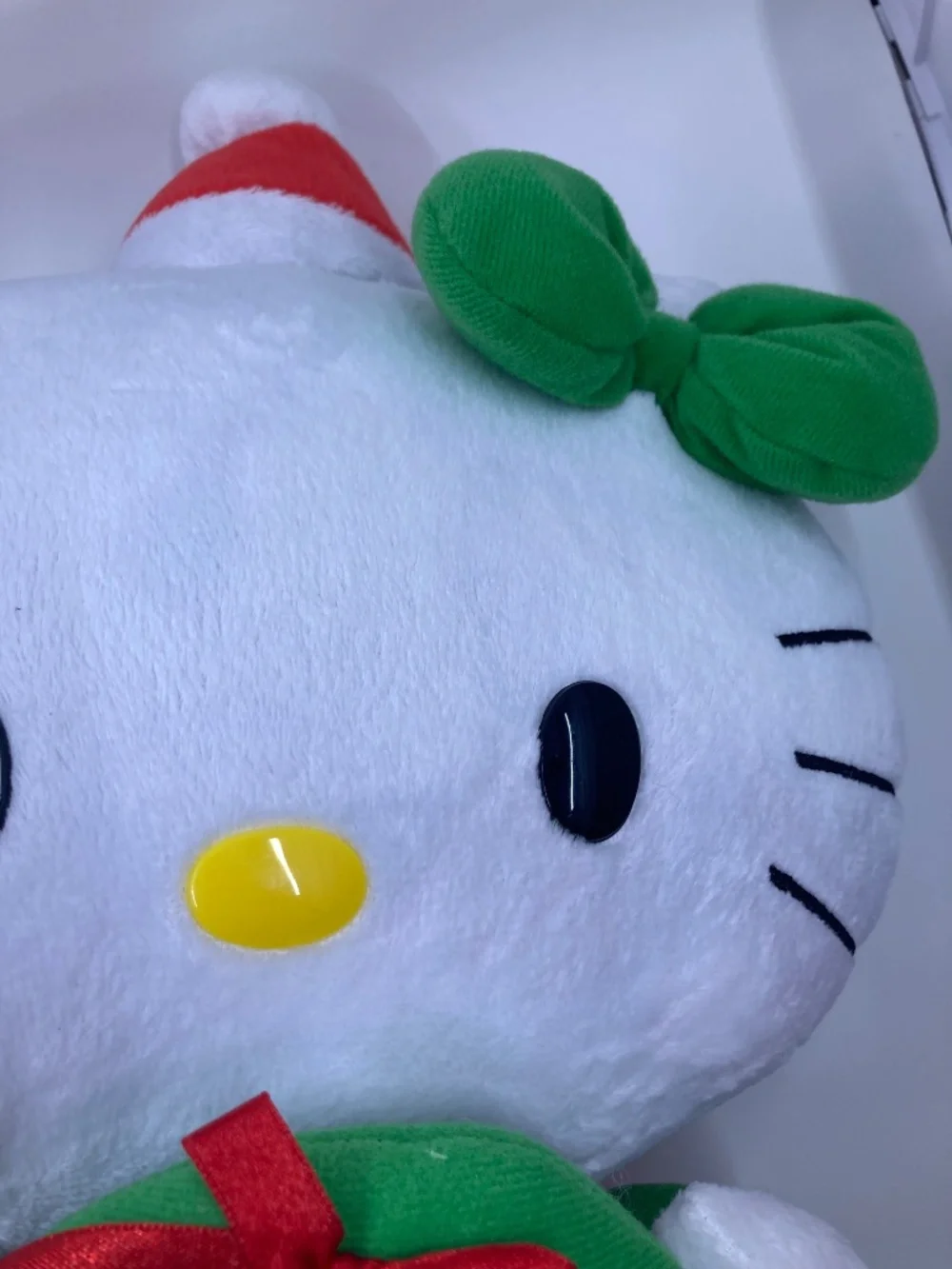 Hello Kitty Santa Hat with Wreath Plush 14